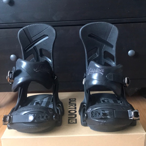 Burton Other - Burton Mission EST 2016 snowboard bindings